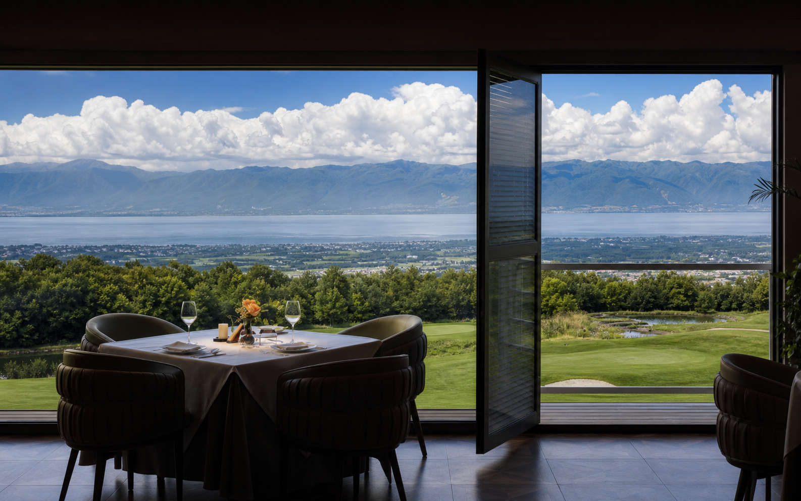苍·BAROSSA DALI餐厅望向洱海的全景